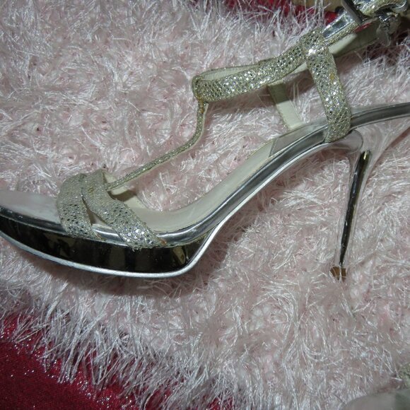 Michael Kors T strap Embellished Leather Sandals Silver Glitter sz 5.5 - Picture 8 of 14